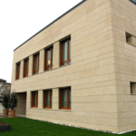 limestone-Italie-natuursteen-gevel-Grassi-Pietre-Giallo-Dorato-2